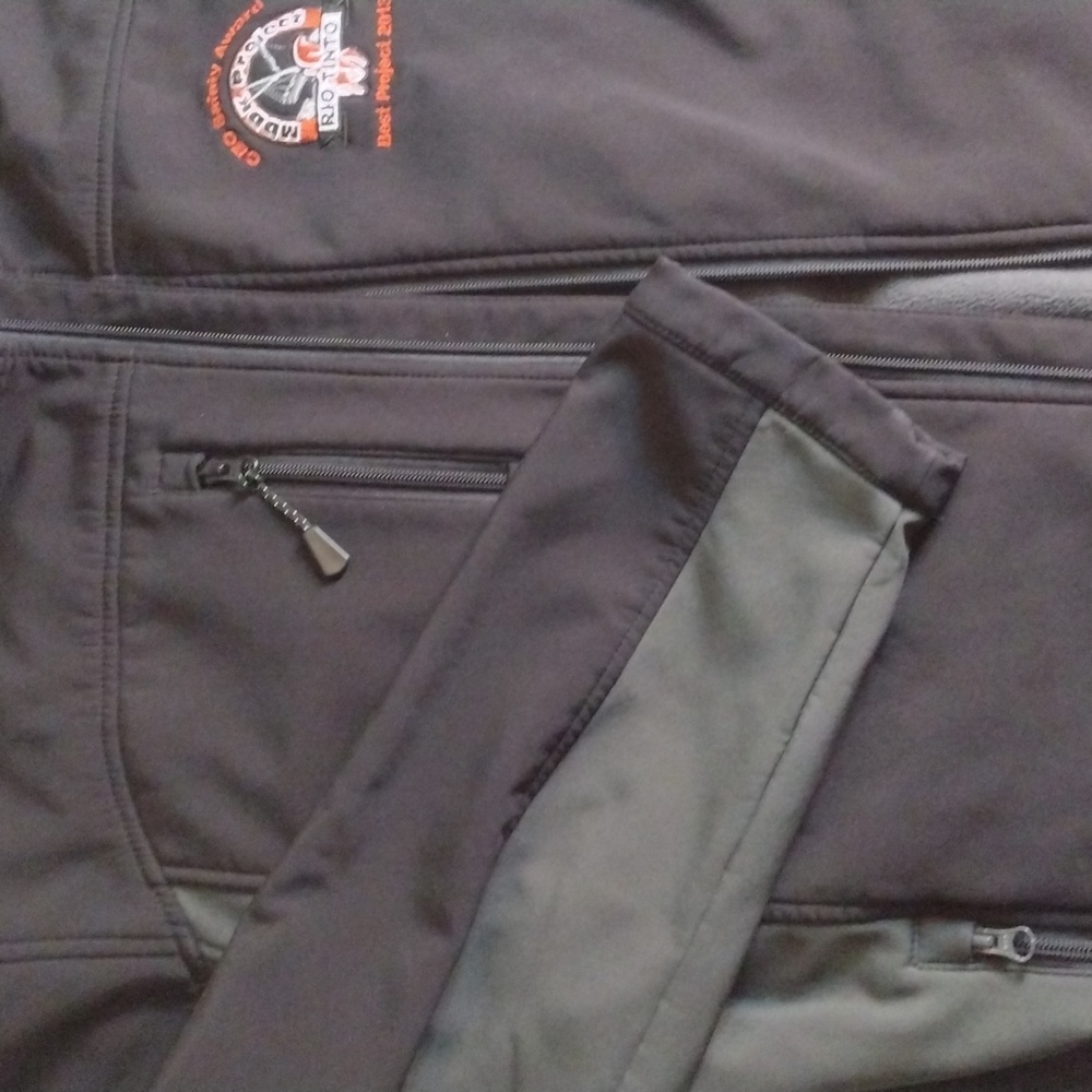 Devon & Jones Waterproof Soft Shell Jacket Black … - image 5